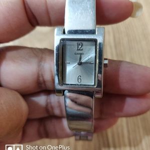 GUCCI Watches 6100L Gold Plated/Gold 